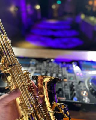 Love this view!! Had my first gigs with my saxophone. Great to finally bring it on stage! There are some cool gigs in t…